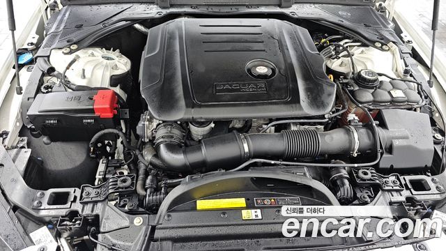 JAGUAR XE 20d 프레스티지 2018 - photo 6 - Import Corée du Sud | International Cars