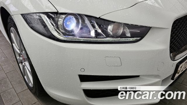 JAGUAR XE 20d 프레스티지 2018 - photo 8 - Import Corée du Sud | International Cars