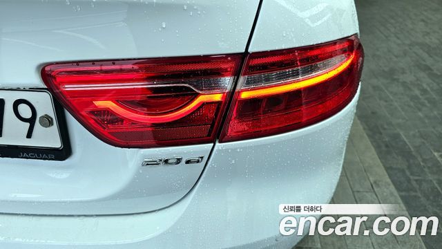 JAGUAR XE 20d 프레스티지 2018 - photo 9 - Import Corée du Sud | International Cars