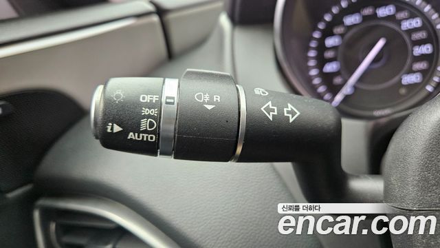 JAGUAR XE 20d 프레스티지 2016 - photo 18 - Import Corée du Sud | International Cars