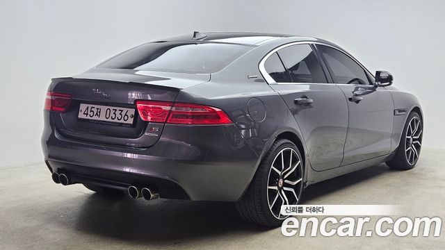 JAGUAR XE 20d 프레스티지 2016 - photo 2 - Import Corée du Sud | International Cars
