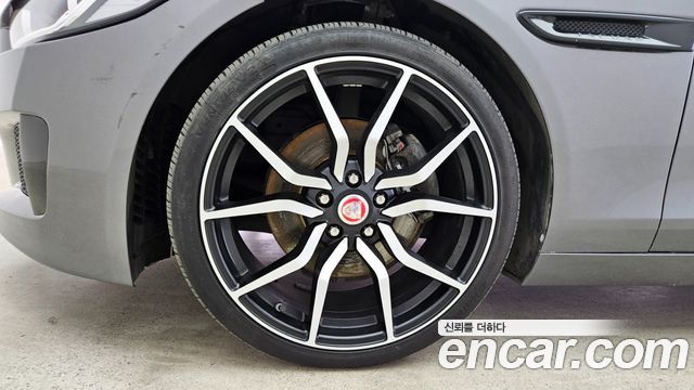 JAGUAR XE 20d 프레스티지 2016 - photo 5 - Import Corée du Sud | International Cars
