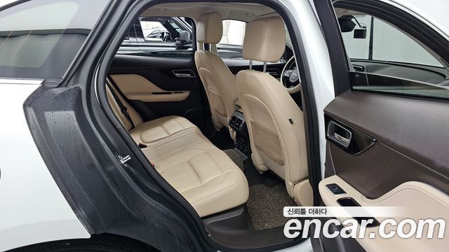 JAGUAR F-PACE 20d 프레스티지 2017 - photo 12 - Import Corée du Sud | International Cars