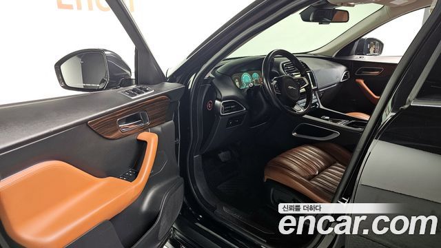 JAGUAR F-PACE 20d 포트폴리오 2018 - photo 10 - Import Corée du Sud | International Cars