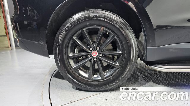 JAGUAR F-PACE 20d 포트폴리오 2018 - photo 5 - Import Corée du Sud | International Cars