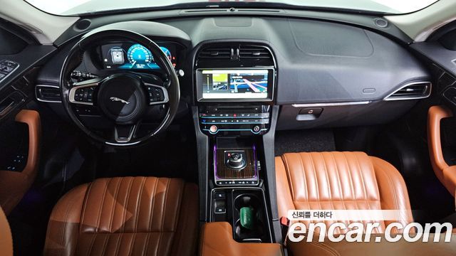 JAGUAR F-PACE 20d 포트폴리오 2018 - photo 7 - Import Corée du Sud | International Cars