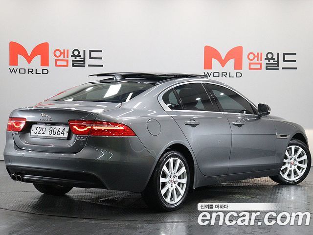 JAGUAR XE 20d 프레스티지 AWD 2018 - photo 4 - Import Corée du Sud | International Cars