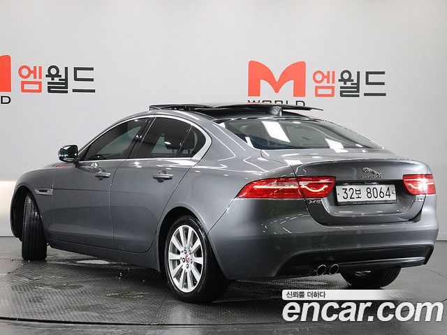 JAGUAR XE 20d 프레스티지 AWD 2018 - photo 5 - Import Corée du Sud | International Cars