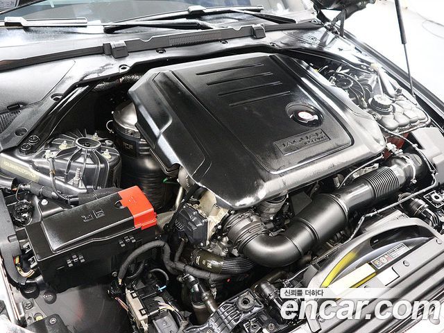 JAGUAR XE 20d 프레스티지 AWD 2018 - photo 6 - Import Corée du Sud | International Cars
