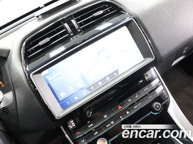 JAGUAR XE 20d 프레스티지 AWD 2018 - photo 9 - Import Corée du Sud | International Cars