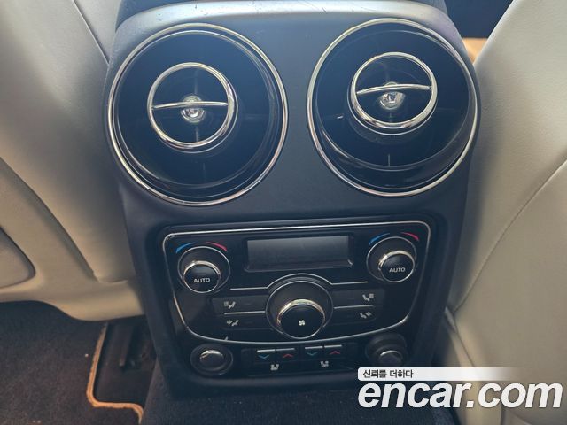 JAGUAR All New XJ 5.0 포트폴리오 LWB 2011 - photo 10 - Import Corée du Sud | International Cars