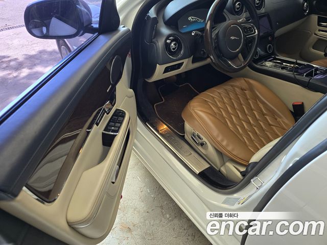 JAGUAR All New XJ 5.0 포트폴리오 LWB 2011 - photo 6 - Import Corée du Sud | International Cars
