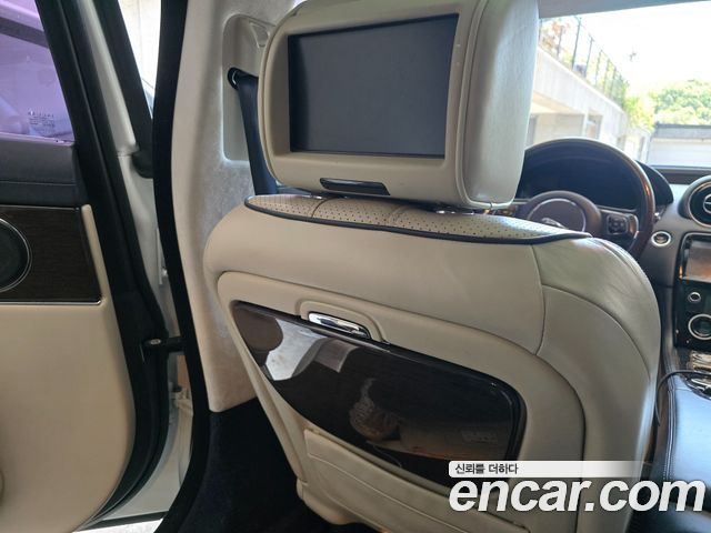 JAGUAR All New XJ 5.0 포트폴리오 LWB 2011 - photo 9 - Import Corée du Sud | International Cars