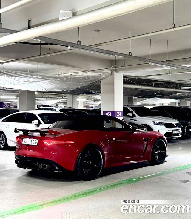 JAGUAR F-TYPE 5.0 SVR Convertible AWD 2017 - photo 16 - Import Corée du Sud | International Cars