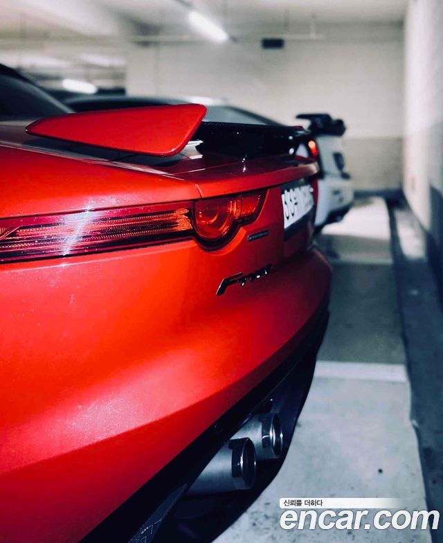 JAGUAR F-TYPE 5.0 SVR Convertible AWD 2017 - photo 17 - Import Corée du Sud | International Cars