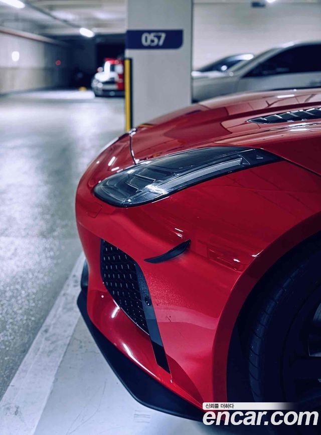 JAGUAR F-TYPE 5.0 SVR Convertible AWD 2017 - photo 8 - Import Corée du Sud | International Cars