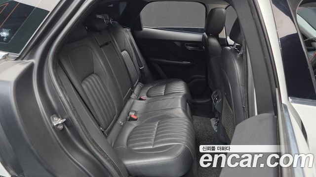 JAGUAR F-PACE 20d 포트폴리오 2018 - photo 11 - Import Corée du Sud | International Cars