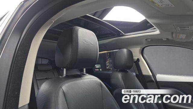 JAGUAR F-PACE 20d 포트폴리오 2018 - photo 18 - Import Corée du Sud | International Cars
