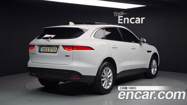JAGUAR F-PACE 20d 포트폴리오 2018 - photo 2 - Import Corée du Sud | International Cars