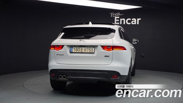 JAGUAR F-PACE 20d 포트폴리오 2018 - photo 4 - Import Corée du Sud | International Cars