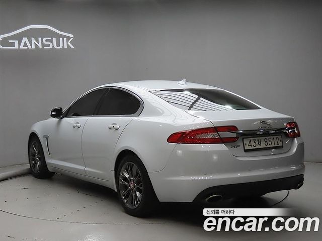 JAGUAR New XF 3.0D Luxury 2015 - photo 3 - Import Corée du Sud | International Cars