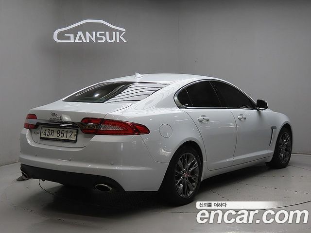 JAGUAR New XF 3.0D Luxury 2015 - photo 4 - Import Corée du Sud | International Cars