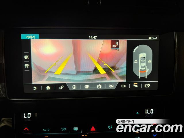 JAGUAR XF (X260) 20d 포트폴리오 2017 - photo 10 - Import Corée du Sud | International Cars