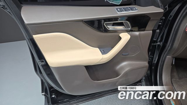 JAGUAR F-PACE 20d 프레스티지 2019 - photo 14 - Import Corée du Sud | International Cars