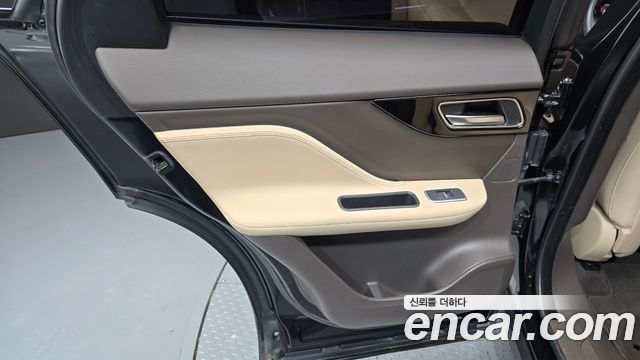 JAGUAR F-PACE 20d 프레스티지 2019 - photo 15 - Import Corée du Sud | International Cars