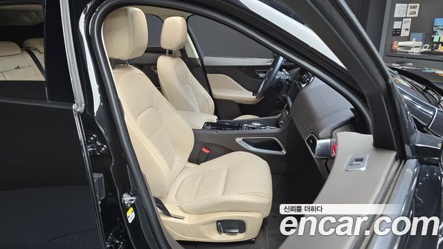 JAGUAR F-PACE 20d 프레스티지 2019 - photo 17 - Import Corée du Sud | International Cars