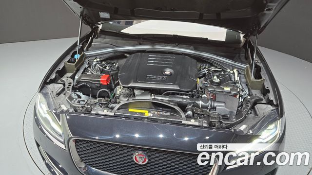 JAGUAR F-PACE 20d 프레스티지 2019 - photo 6 - Import Corée du Sud | International Cars