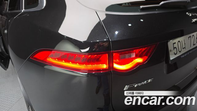 JAGUAR F-PACE 20d 프레스티지 2019 - photo 9 - Import Corée du Sud | International Cars