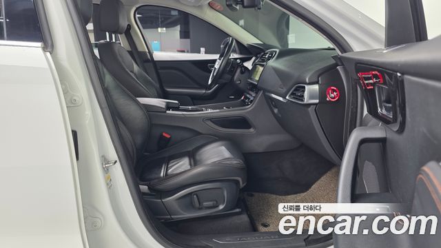 JAGUAR F-PACE 20d 프레스티지 2018 - photo 17 - Import Corée du Sud | International Cars