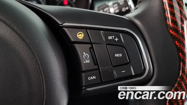 JAGUAR E-PACE D180 S 2019 - photo 22 - Import Corée du Sud | International Cars