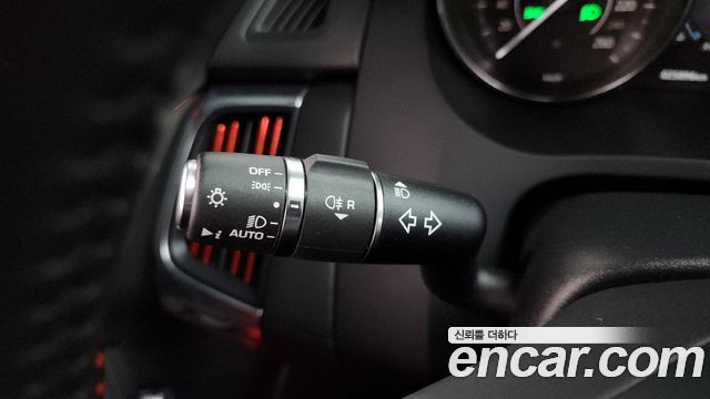 JAGUAR E-PACE D180 S 2019 - photo 35 - Import Corée du Sud | International Cars