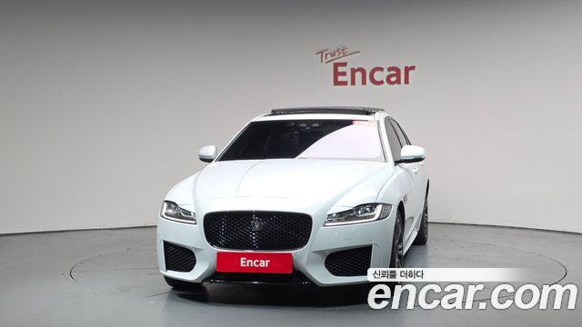 JAGUAR XF (X260) 20d 체커드 플래그 Edition 2020 - photo 2 - Import Corée du Sud | International Cars