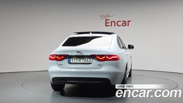 JAGUAR XF (X260) 20d 체커드 플래그 Edition 2020 - photo 3 - Import Corée du Sud | International Cars