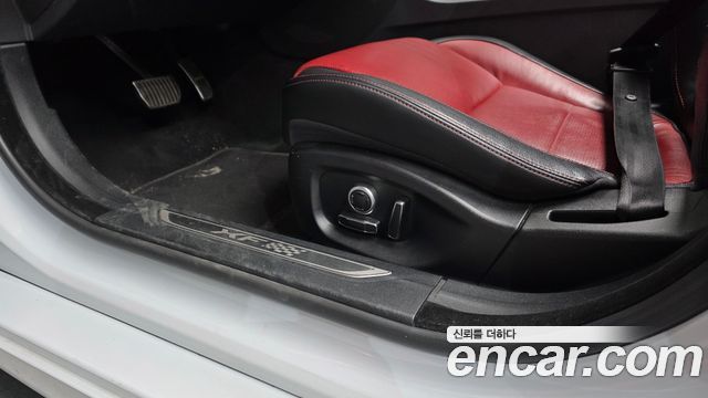 JAGUAR XF (X260) 20d 체커드 플래그 Edition 2020 - photo 31 - Import Corée du Sud | International Cars