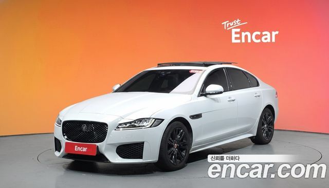 JAGUAR XF (X260) 20d 체커드 플래그 Edition 2020 - photo 35 - Import Corée du Sud | International Cars
