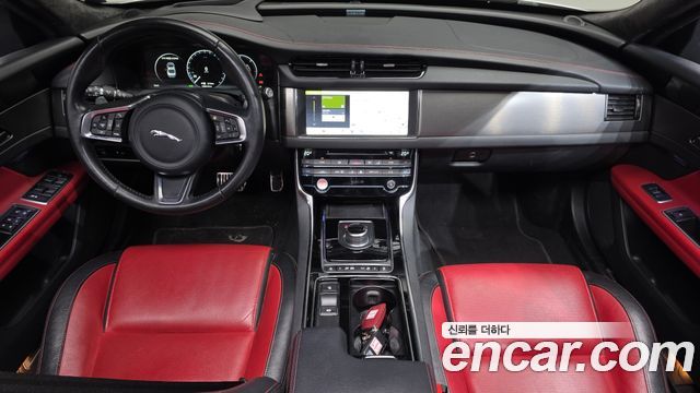 JAGUAR XF (X260) 20d 체커드 플래그 Edition 2020 - photo 9 - Import Corée du Sud | International Cars