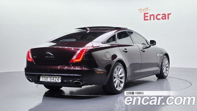 JAGUAR All New XJ 3.0D Premium Luxury SWB 2018 - photo 2 - Import Corée du Sud | International Cars