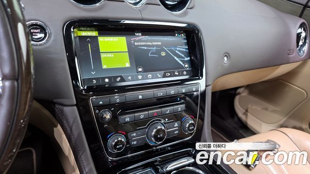 JAGUAR All New XJ 3.0D Premium Luxury SWB 2018 - photo 21 - Import Corée du Sud | International Cars
