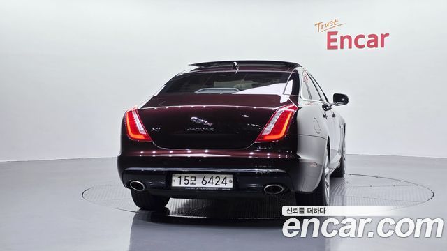JAGUAR All New XJ 3.0D Premium Luxury SWB 2018 - photo 4 - Import Corée du Sud | International Cars