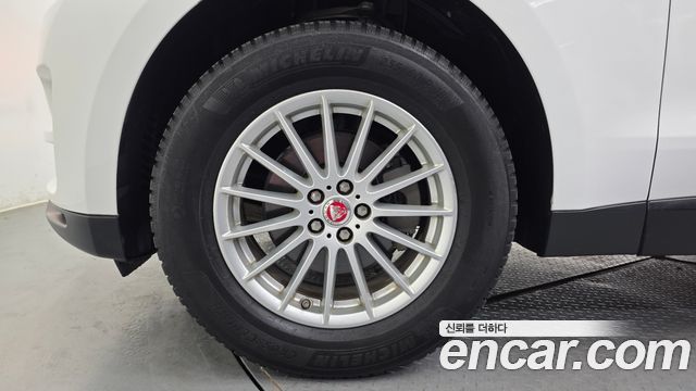 JAGUAR F-PACE 20d 프레스티지 2018 - photo 5 - Import Corée du Sud | International Cars