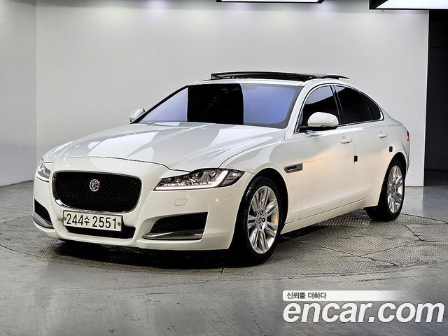 JAGUAR XF (X260) 20d 포트폴리오 2017 - photo 24 - Import Corée du Sud | International Cars
