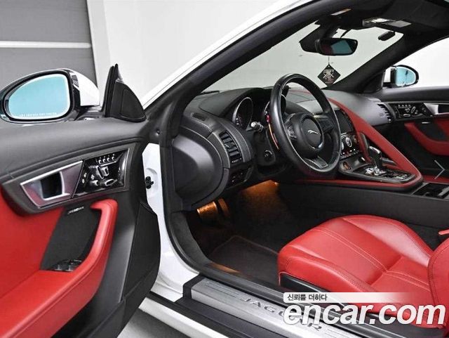 JAGUAR F-TYPE 3.0 S Coupé 2015 - photo 11 - Import Corée du Sud | International Cars