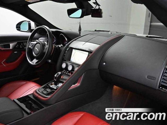 JAGUAR F-TYPE 3.0 S Coupé 2015 - photo 23 - Import Corée du Sud | International Cars