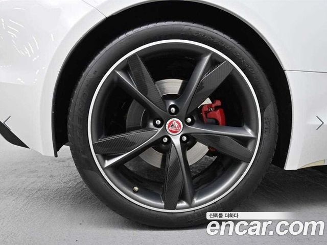 JAGUAR F-TYPE 3.0 S Coupé 2015 - photo 5 - Import Corée du Sud | International Cars