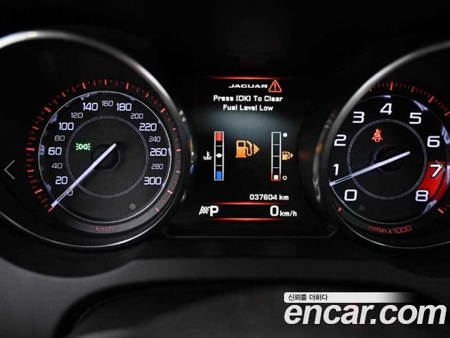 JAGUAR F-TYPE 3.0 S Coupé 2015 - photo 8 - Import Corée du Sud | International Cars
