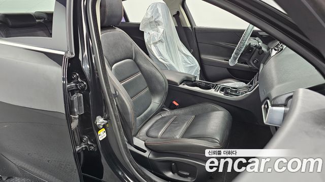 JAGUAR XE 20d 프레스티지 2017 - photo 11 - Import Corée du Sud | International Cars